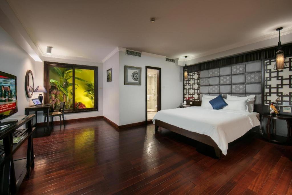 Church Boutique Hotel Hang Trong Ханой Экстерьер фото
