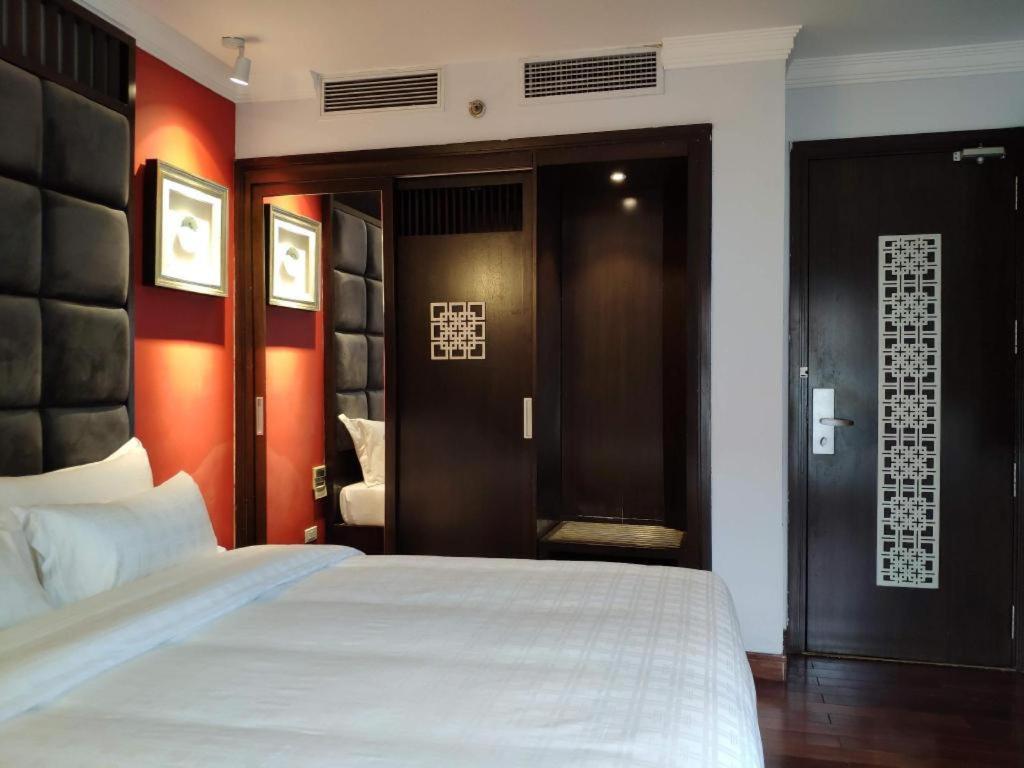 Church Boutique Hotel Hang Trong Ханой Экстерьер фото